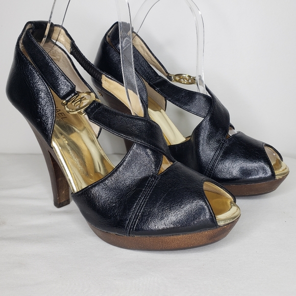 Reposhing -Michael Kors 8 Peep Toe Sling Back Wooden/Black Leather Heels - Picture 3 of 13